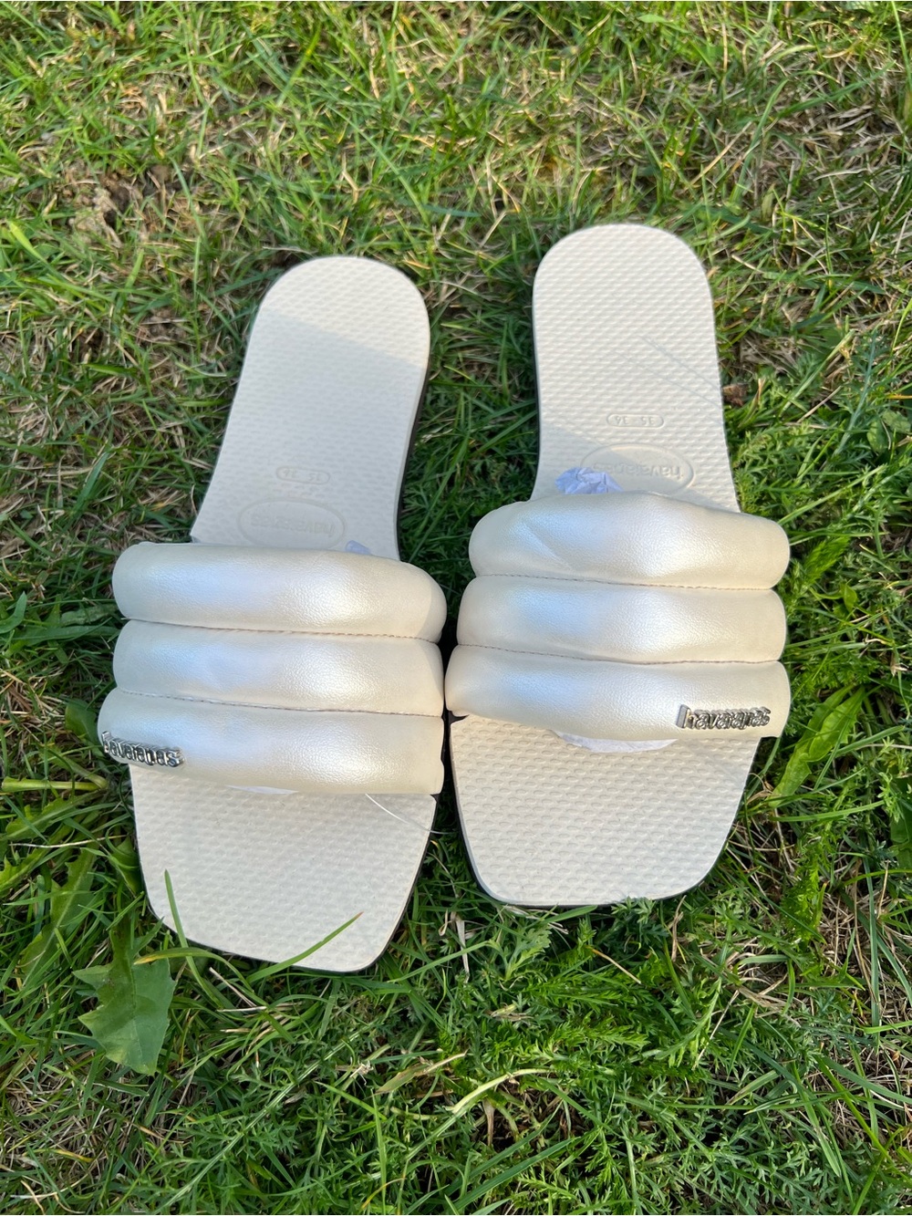 Havaianas Women's You Milan Sandals in metallic cream color